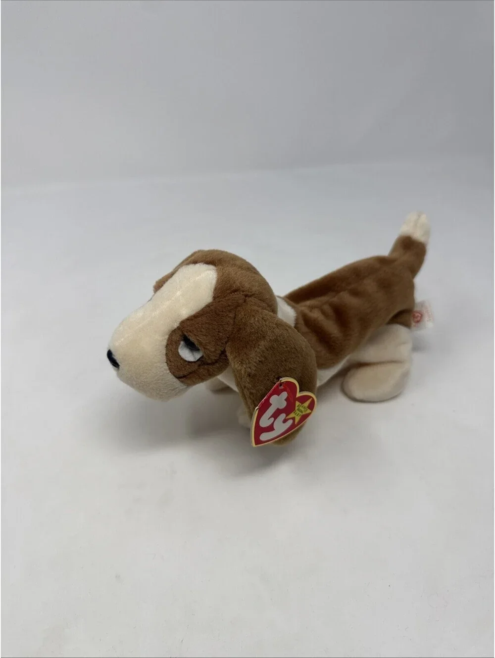 Ty Beanie Babies Tracker Basset Hound Plush w/ Heart Tag, Retired Vintage 1997